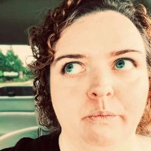 Meet your Posher, Amie